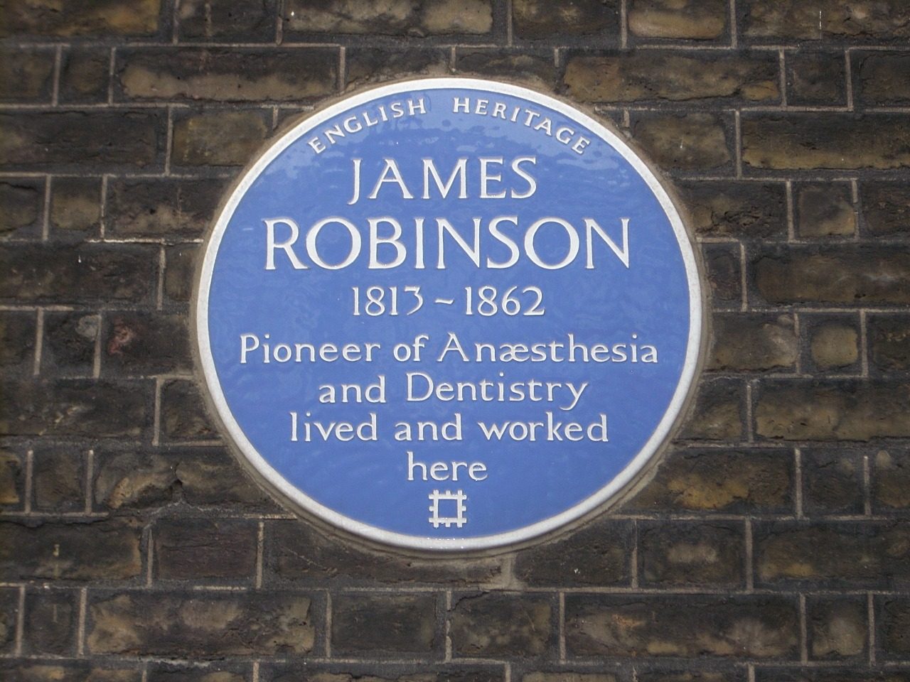 James Robinson's home, London - 03.JPG